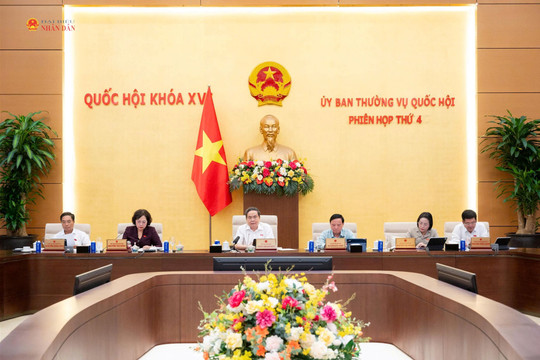 Nghiên cứu bố trí sĩ quan chính quy làm Chính trị viên Ban Chỉ huy quân sự cấp xã