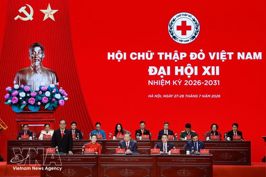Top leader becomes Honorary President of Vietnam Red Cross Society