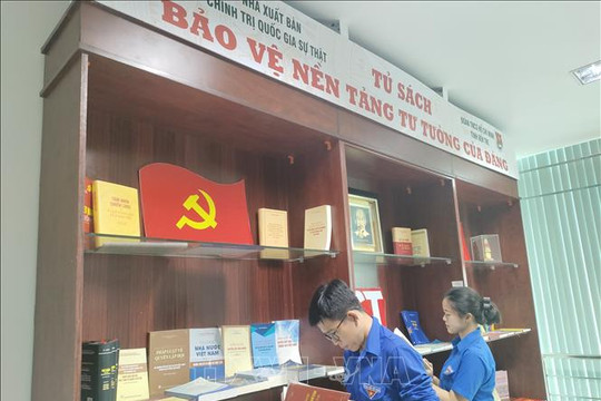 Chỉ thị số 10-CT/TW: Tăng cường giáo dục lý luận chính trị, lý tưởng cách mạng trong hệ thống giáo dục quốc dân