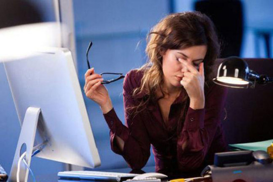 Nhận diện sớm các dấu hiệu cảnh báo đột quỵ, ngừng tim cho nhân viên văn phòng không nên bỏ qua