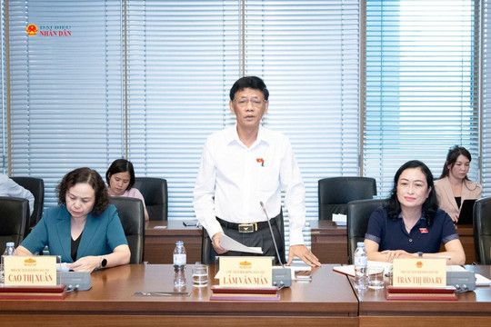 Thường trực Hội đồng Dân tộc làm việc với Bộ Y tế và Bộ Giáo dục và Đào tạo