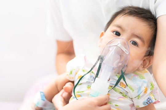 Những sai lầm khiến bệnh hô hấp của trẻ nghiêm trọng khi thời tiết thất thường