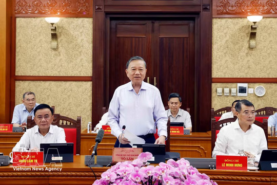 Creative labour must become Vietnam’s most important resource in the future: Top leader