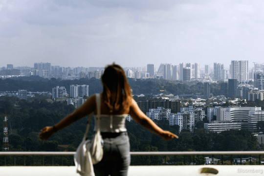 Người trẻ Singapore tìm “lối thoát” tài chính trong kỷ nguyên AI