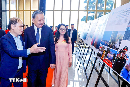 Bài 1: Sức mạnh công tác tư tưởng trong những bước ngoặt cách mạng