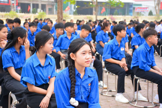 Sắp xếp trường học ở Nghệ An: Tinh gọn bộ máy nhưng không làm ảnh hưởng đến cơ hội học tập của học sinh