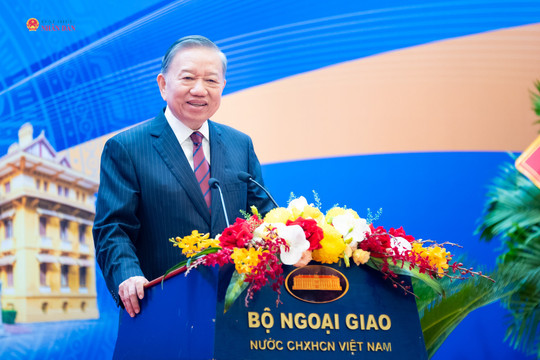 Tổng Bí thư, Chủ tịch nước Tô Lâm: Đối ngoại phải phát huy vai trò tiên phong, sớm thấy, tham mưu đúng, hành động kịp thời