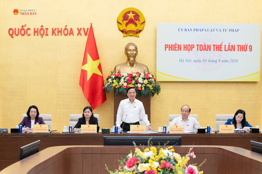 Phó Chủ tịch Quốc hội Nguyễn Khắc Định dự Phiên họp toàn thể lần thứ 9 của Ủy ban Pháp luật và Tư pháp