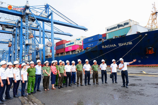 Đoàn khảo sát của Ủy ban Quốc phòng, An ninh và Đối ngoại làm việc với Tổng công ty Tân cảng Sài Gòn