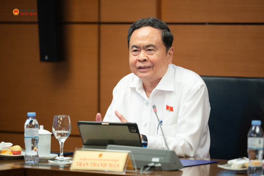 Chủ tịch Quốc hội Trần Thanh Mẫn: Phải chuyển sang tư duy phục vụ, hỗ trợ người dân nâng cao năng lực tự bảo vệ mình bằng pháp luật