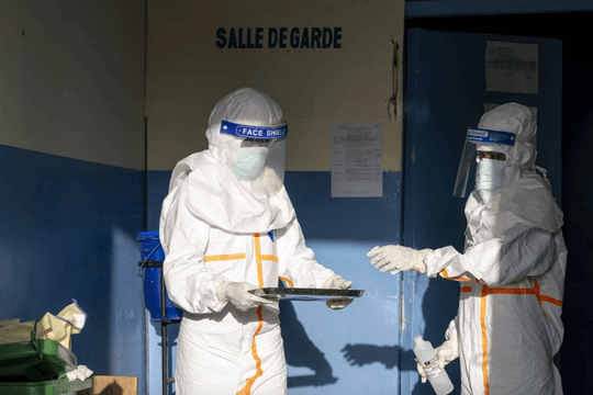 Moderna thử nghiệm vaccine Ebola Bundibugyo trên người