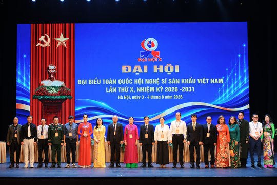 NSND Trịnh Thúy Mùi tái đắc cử Chủ tịch Hội Nghệ sĩ Sân khấu Việt Nam Khóa X