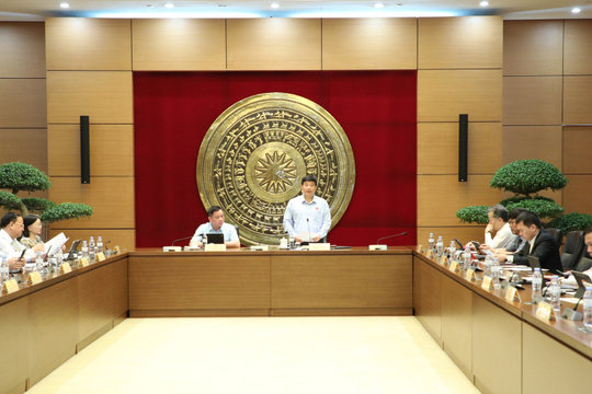 Sáng 4/8/2026, thảo luận tổ 7 (Nghệ An và Lâm Đồng)