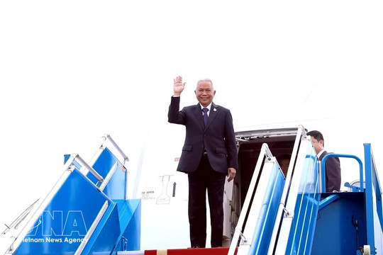 Thai NA President arrives in Hanoi for official visit