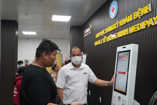 Người dân hưởng lợi từ cải cách thủ tục khám, chữa bệnh