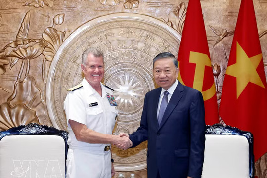 Vietnam considers United States one of leading strategic partners: Top leader