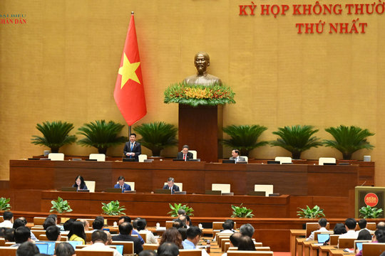 Chiều 5/8/2026, Quốc hội thảo luận tại Hội trường
