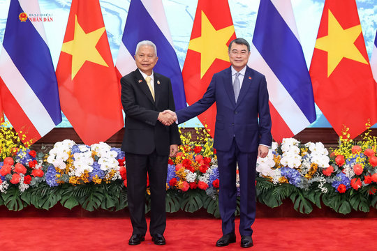 Thủ tướng Lê Minh Hưng hội kiến Chủ tịch Quốc hội Thái Lan