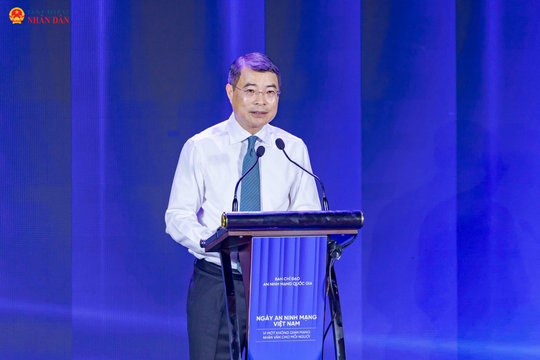 Bảo đảm an ninh mạng phải gắn kết chặt chẽ, đồng bộ giữa bảo vệ hệ thống và bảo vệ con người