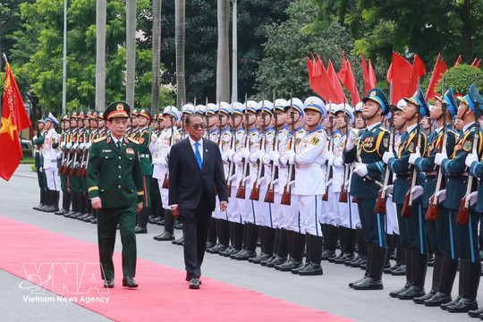 Vietnamese, Malaysian Defence Ministers hold talks in Hanoi, seek to enhance bilateral ties