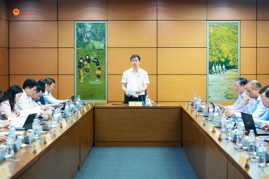 Phân quyền phải đi đôi với chuẩn hóa quy định