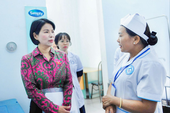 Từ kiến nghị của cử tri đến hoàn thiện chính sách bảo đảm nhân lực y tế cơ sở