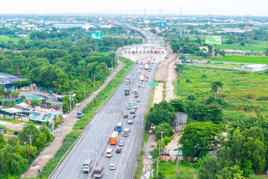 Mở rộng cao tốc TP. Hồ Chí Minh - Trung Lương - Mỹ Thuận: Nhà thầu vẫn chờ mặt bằng để thi công