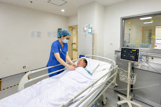 Uống mật cá trắm cùng rượu, người đàn ông tổn thương gan nặng