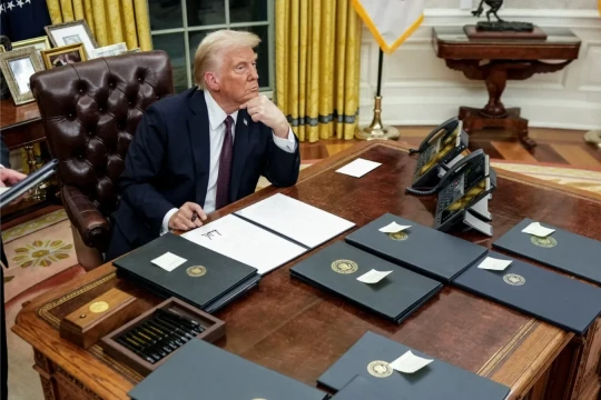 Tổng thống Trump ký sắc lệnh thu hẹp quyền công dân theo nơi sinh
