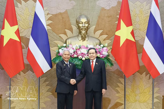 Thailand's parliamentary leader concludes official visit to Vietnam