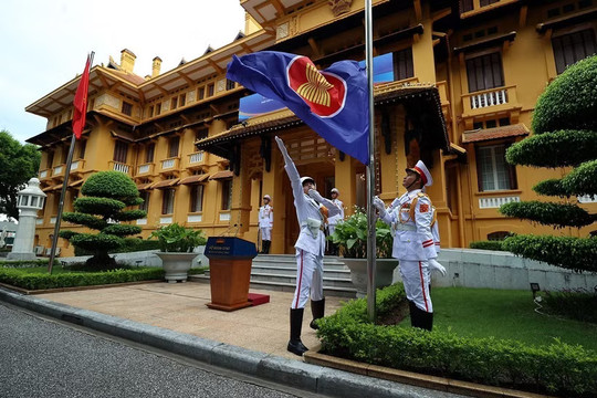 Vietnam to remain active player in shaping ASEAN’s future: minister