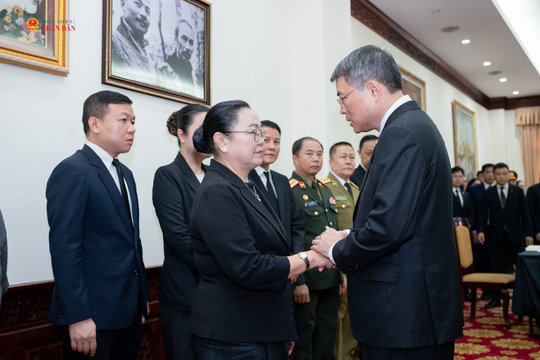Lãnh đạo Đảng, Nhà nước viếng, ghi sổ tang tưởng niệm Chủ tịch Quốc hội Lào Saysomphone Phomvihane