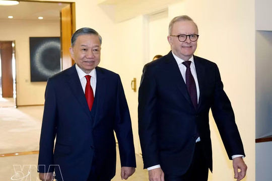 Top Vietnamese leader holds talks with Australian PM