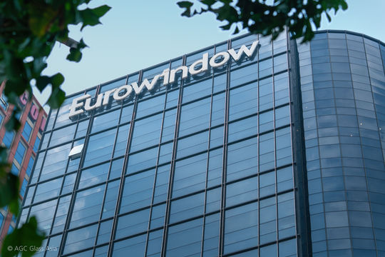 Hoạt động ngân hàng của ông chủ Eurowindow Holding