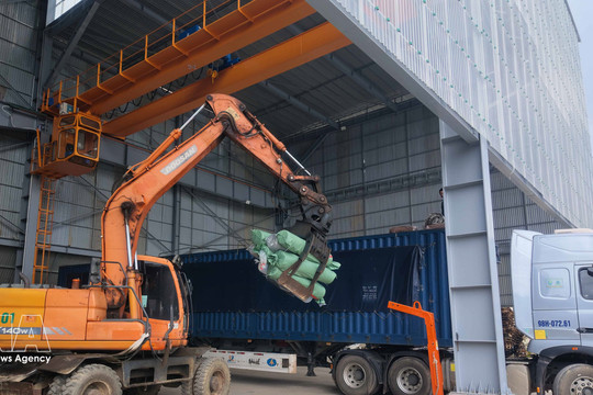 Lang Son tackles skilled labour shortage in border-gate logistics