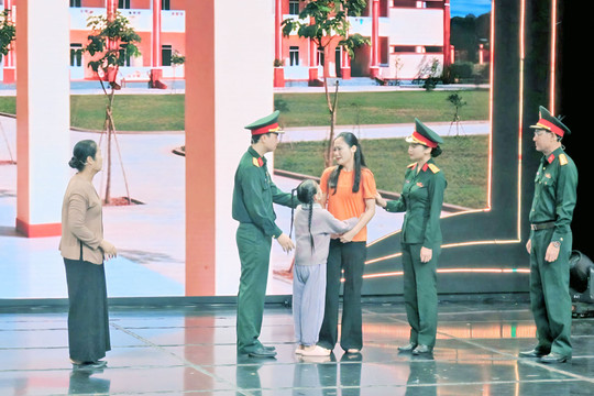Khi sân khấu trở thành lớp học pháp luật