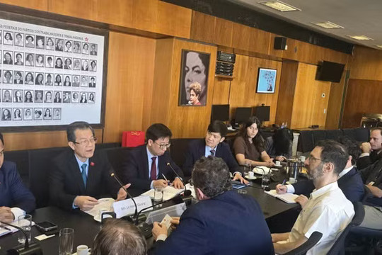 Communist Party of Vietnam strengthens ties with Brazilian political forces