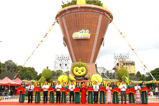 Đắk Lắk khai trương không gian check-in mô hình chiếc gùi sầu riêng lớn nhất Việt Nam