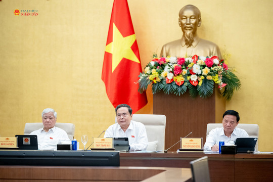 Góp phần bảo vệ quyền công dân, quyền và lợi ích hợp pháp của các cơ quan, tổ chức