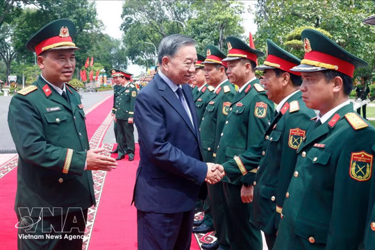 Top leader visits Infantry Division 308