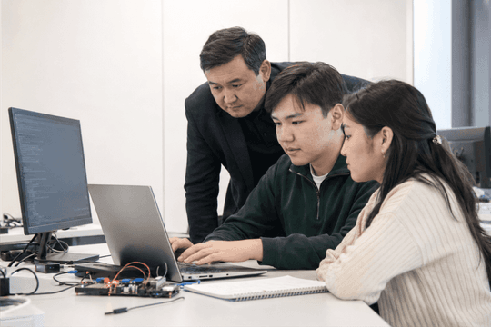 Một quốc gia Trung Á dạy AI từ trường làng đến đại học