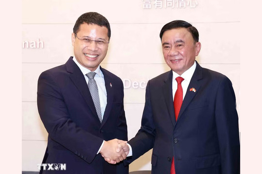 Thường trực Ban Bí thư Trần Cẩm Tú gặp Chủ tịch Đảng Hành động Nhân dân Singapore