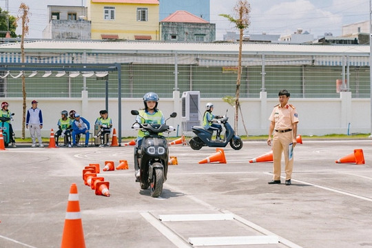 TP. Hồ Chí Minh: Tăng cường chuyển đổi số, nâng chất lượng đào tạo lái xe cơ giới đường bộ