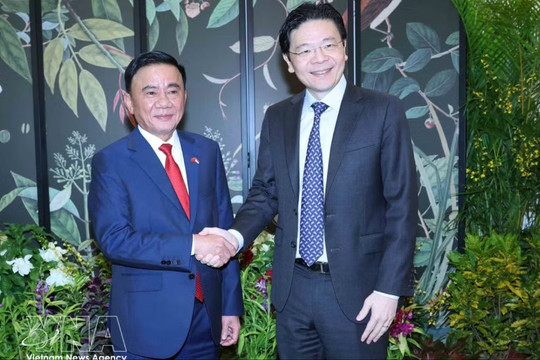 Vietnamese, Singaporean leaders agree to deepen bilateral ties