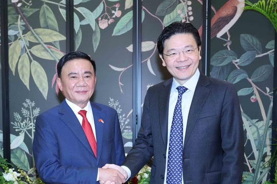 Thường trực Ban Bí thư Trần Cẩm Tú hội kiến Thủ tướng Singapore