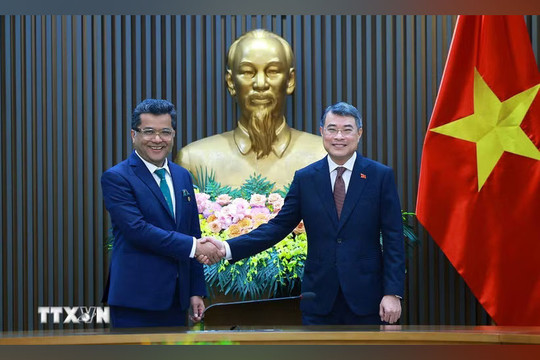 Thủ tướng Lê Minh Hưng tiếp Quốc Vụ khanh Bộ Ngoại giao Ấn Độ