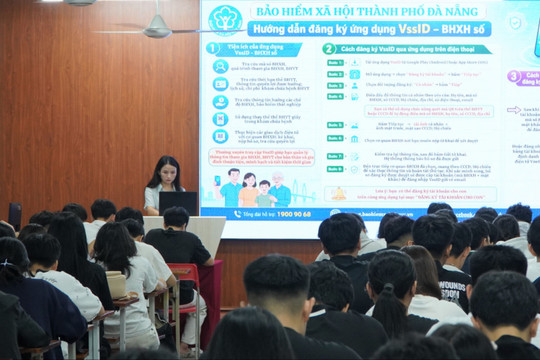 Hàng nghìn tân sinh viên Đà Nẵng được tuyên truyền về chính sách bảo hiểm y tế