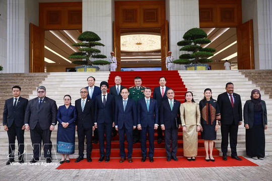 Vietnam to continue substantive contributions to ASEAN cooperation: PM