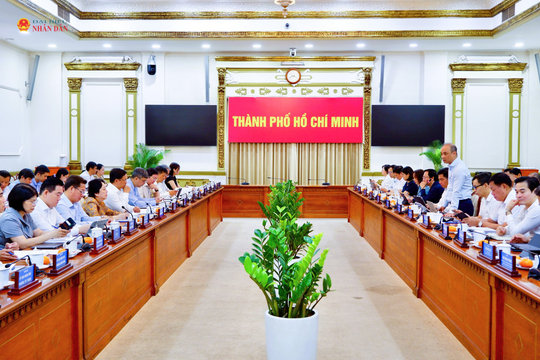 Đoàn khảo sát của Ủy ban Khoa học, Công nghệ và Môi trường làm việc với UBND TP. Hồ Chí Minh