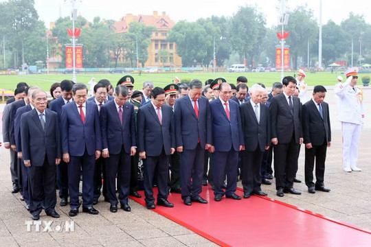 Lãnh đạo Đảng, Nhà nước vào Lăng viếng Chủ tịch Hồ Chí Minh